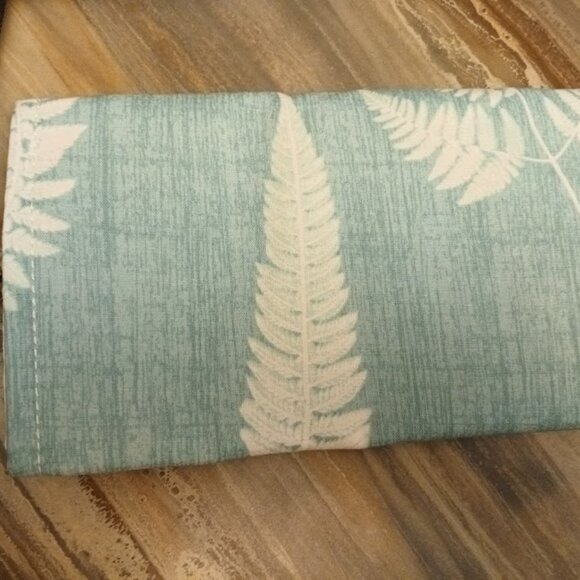 Nwt Snap closure Tri-fold Wristlet Wallets with Zippers Cats Bats Leaves Western - Picture 9 of 16